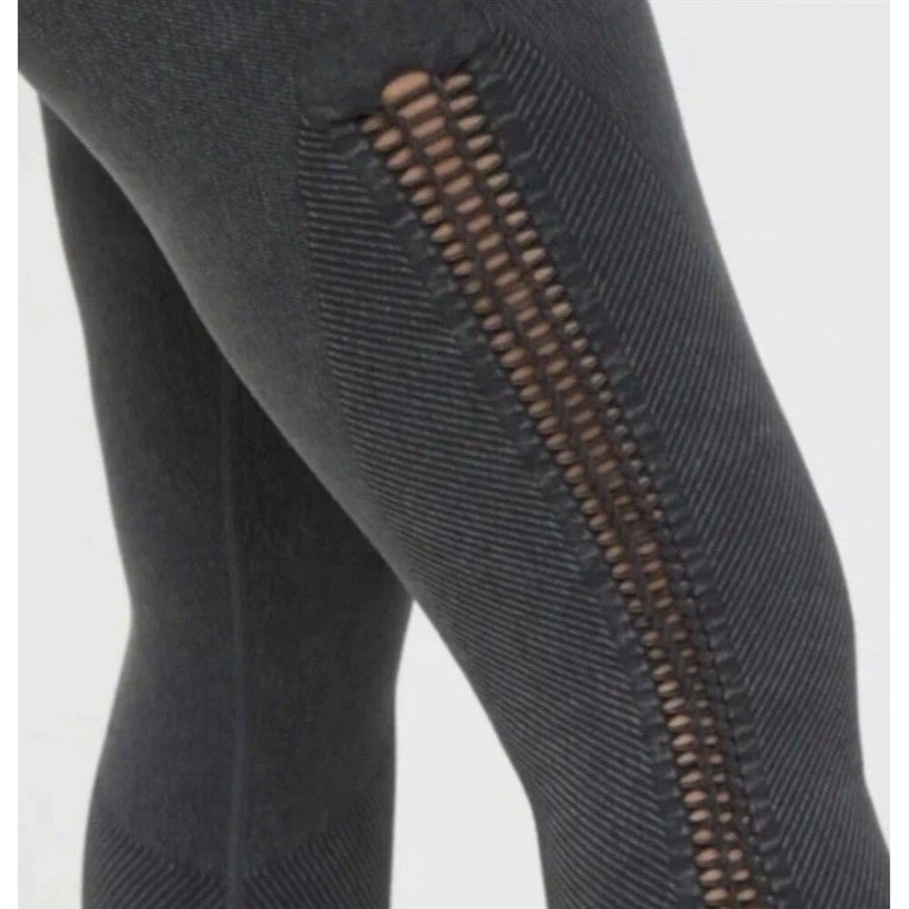 Offline By Aerie NWT Hi-Rise 7/8 Leggings Braided Ribbed Gray Size L Seamless - Picture 3 of 15